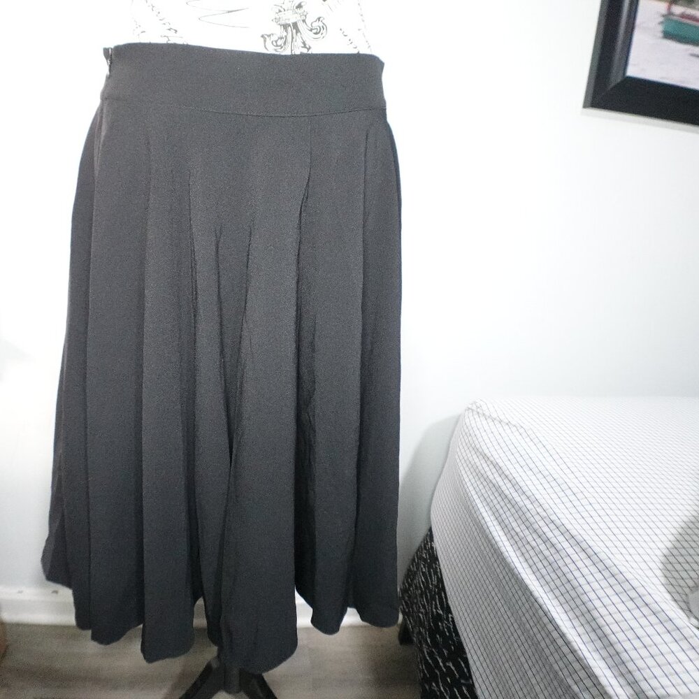 Shein Black Flowy skirt size Large New in Package